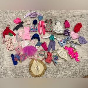 Another lot of Barbie clothes.. Malibu Barbie, ballet dancer, mixture of vintage